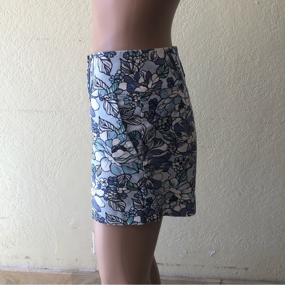 Ann Taylor Signature Bermuda Shorts Dress Casual Women’s Size 6 Floral Design - Picture 3 of 16